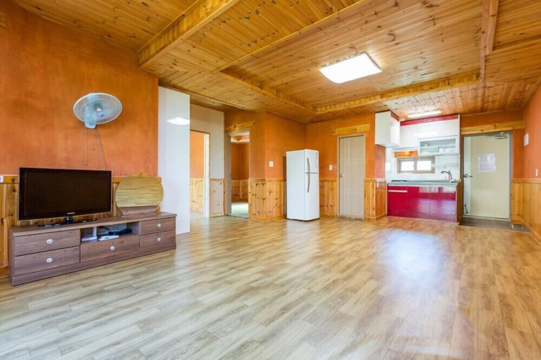 Others 4, Utbeodeong Pension, Chuncheon