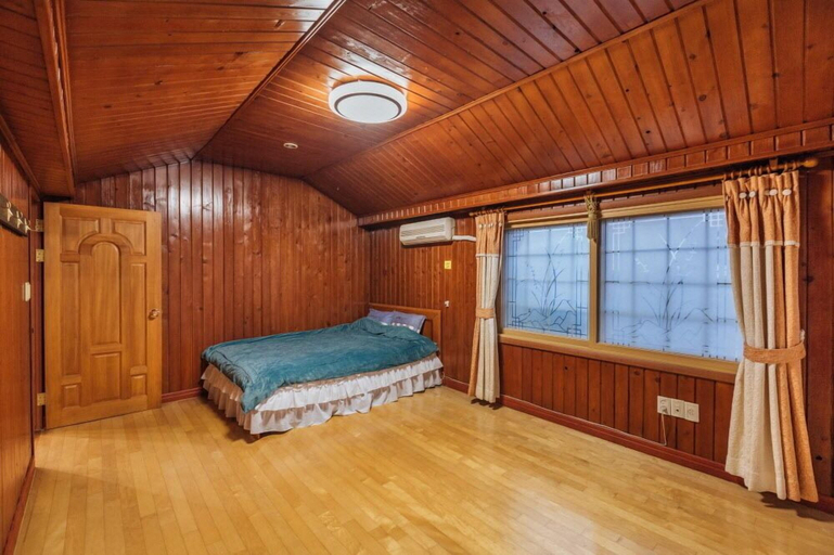 Bedroom 3, Sea Garden Pension, Hwaseong