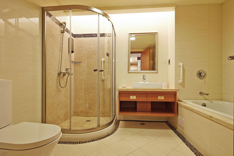 Bathroom 3, E-Da Skylark Hotel, Kaohsiung