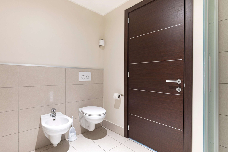 Bathroom 12