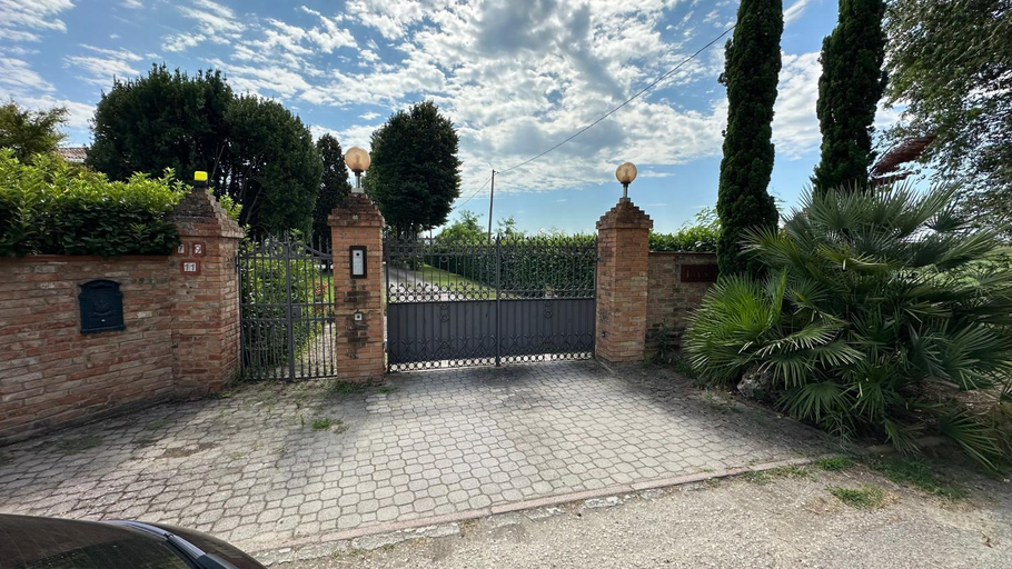Others 5, B&B La Giganta, Rovigo