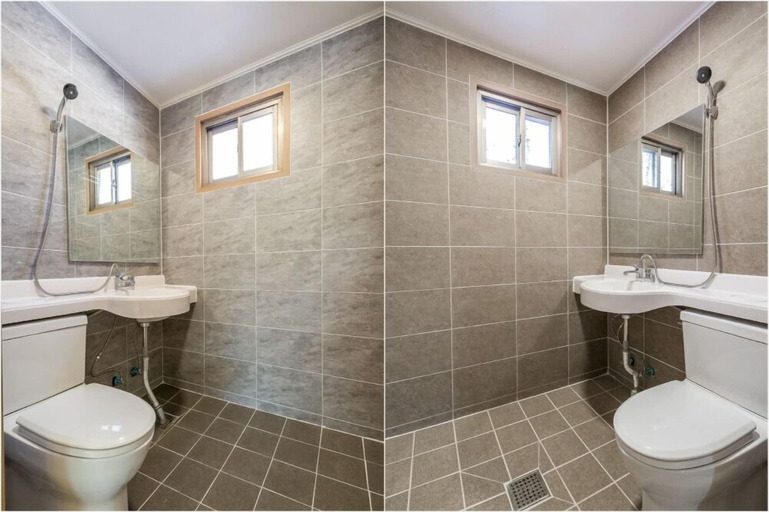 Bathroom 11
