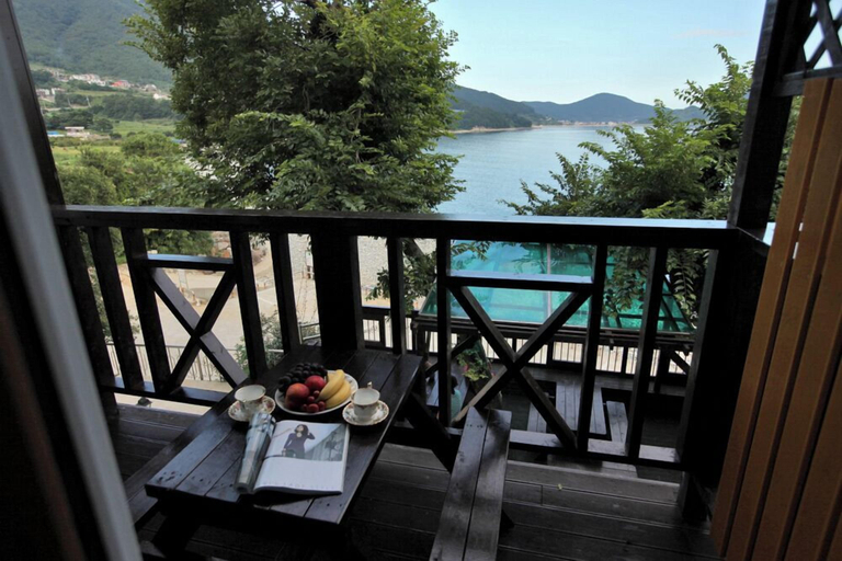 Others 5, Golden wave pension, Geoje