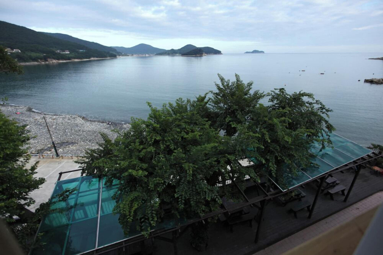Others 5, Golden wave pension, Geoje