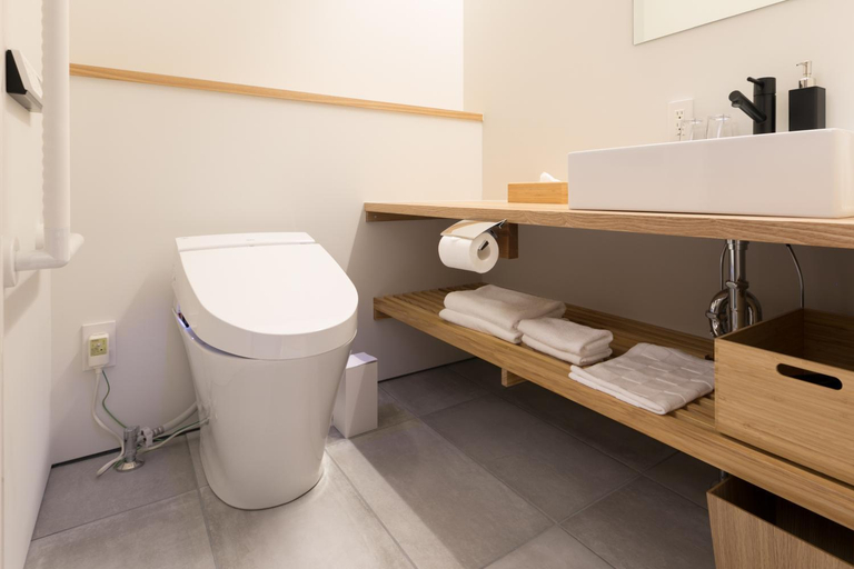 Bathroom 19