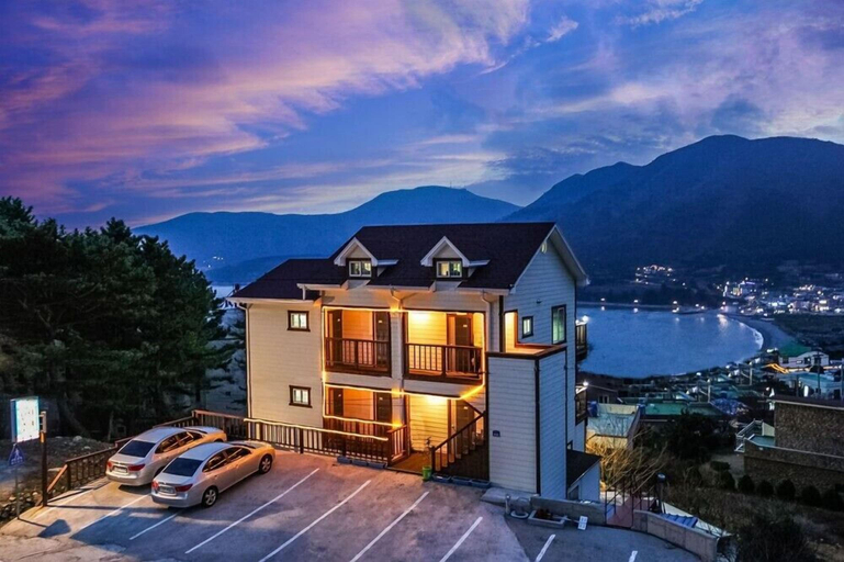 Geoje Cheongsol Pension, Geoje