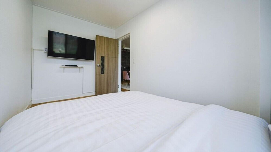 Bedroom 13
