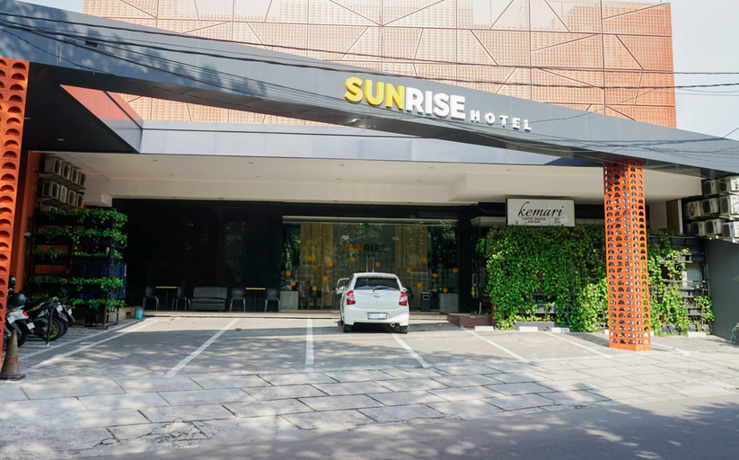 Exterior & Views 1, Sunrise Hotel Semarang, Semarang