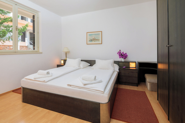 Bedroom 3, Resort Fontana, Jelsa