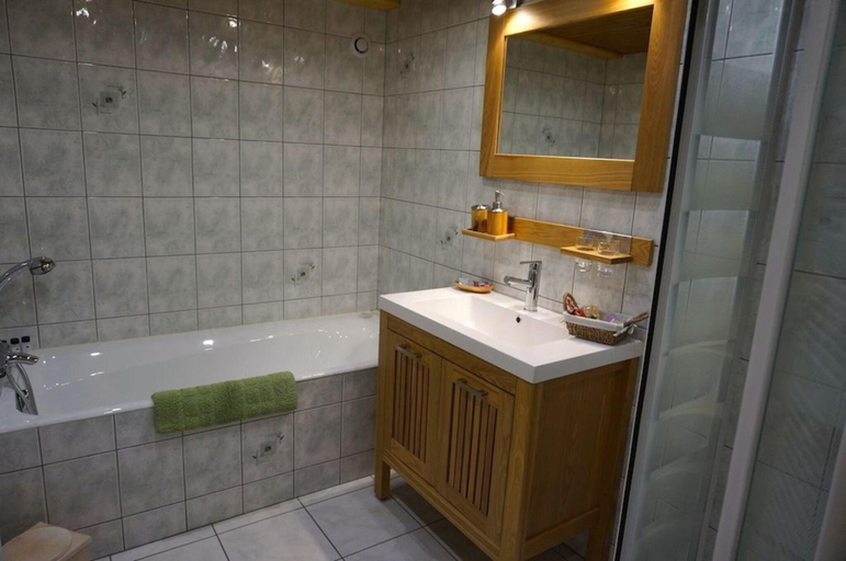 Bathroom 4, Hotel Au Coin Du Feu Chilly Powder, Haute-Savoie