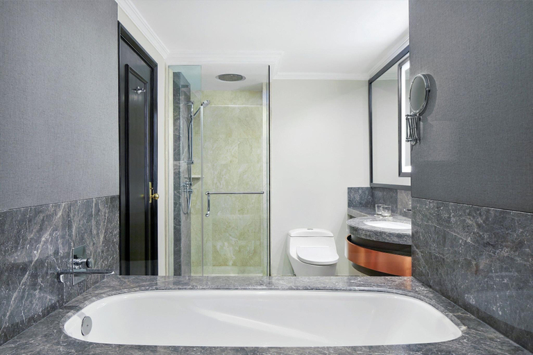 Bathroom 14