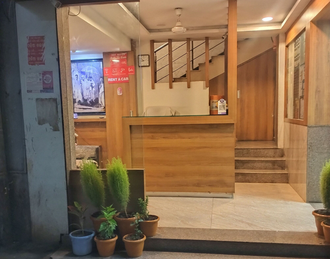 Others 3, Hotel Palkhi, Ahmadnagar