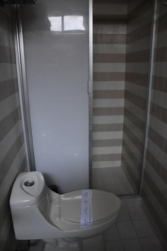 Bathroom, Maria Victoria , Tlalnelhuayocan