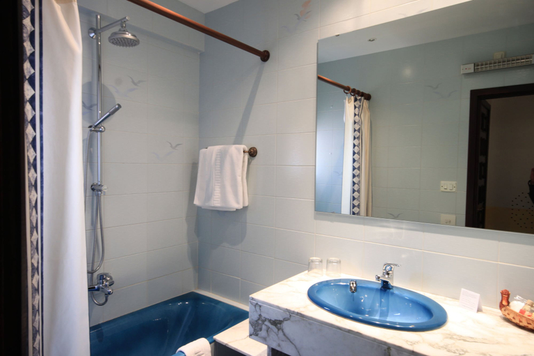 Bathroom 4, Petit Hotel Restaurante Ses Rotges - Adults Only, Baleares
