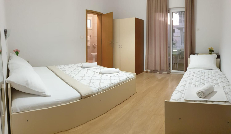 Others 5, Apartmani podaca, Gradac
