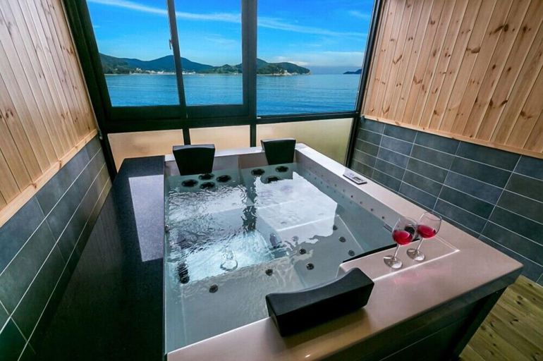 Bathroom 4, Goun Pension, Geoje