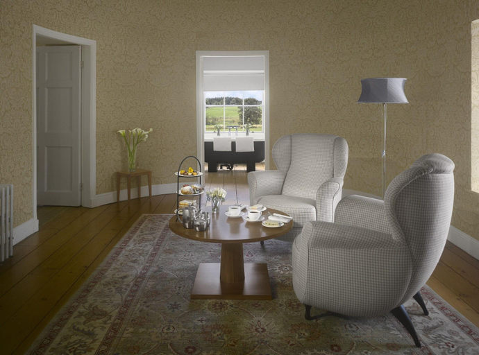 Bedroom 5, Farnham Estate Hotel