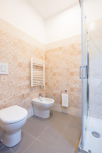 Bathroom 3, Via Milano Central Station Apartment, Napoli
