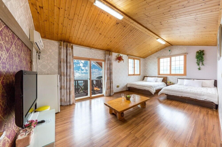 Bedroom 3, Golden wave pension, Geoje