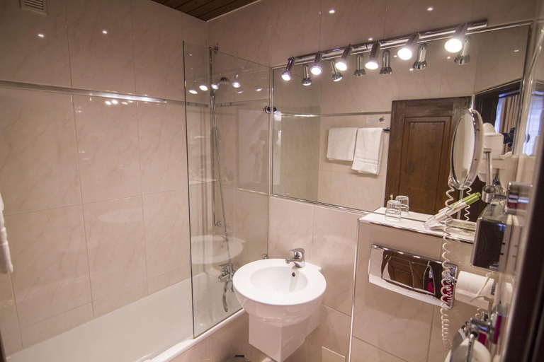 Bathroom 5, Woertz Schlosschen Zur Weinsteige, Stuttgart