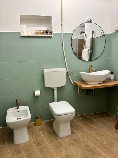 Bathroom, Palazzo Conserva, Brindisi
