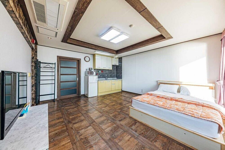 Bedroom 3, Sea Island Pension, Yeongdeok