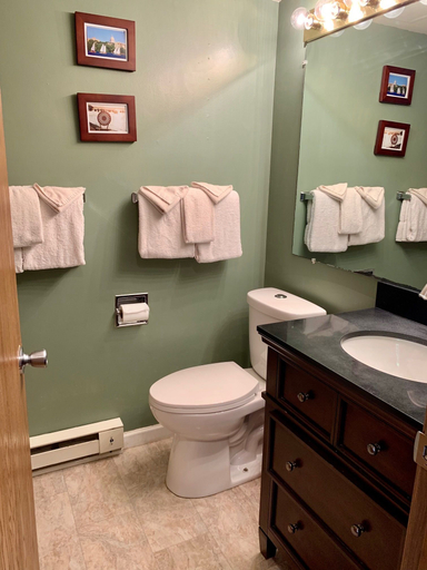 Bathroom 3, Sunset Condominiums, Mackinac