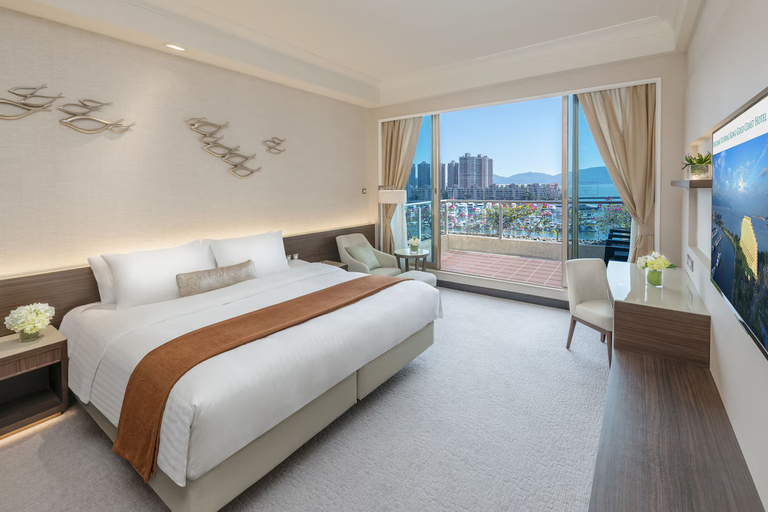 Bedroom 4, Hong Kong Gold Coast Hotel, New Territories