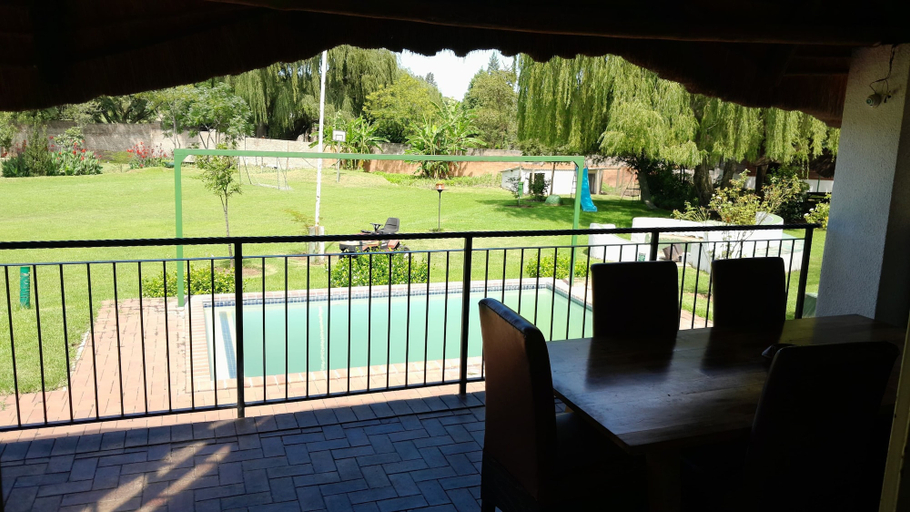 Others 4, Simbasun Country Cottages, City of Johannesburg
