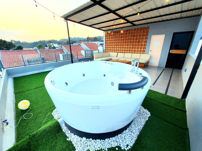 Others 2, La Douce Maison 2 BR Villa at Lembang with AC, Bandung