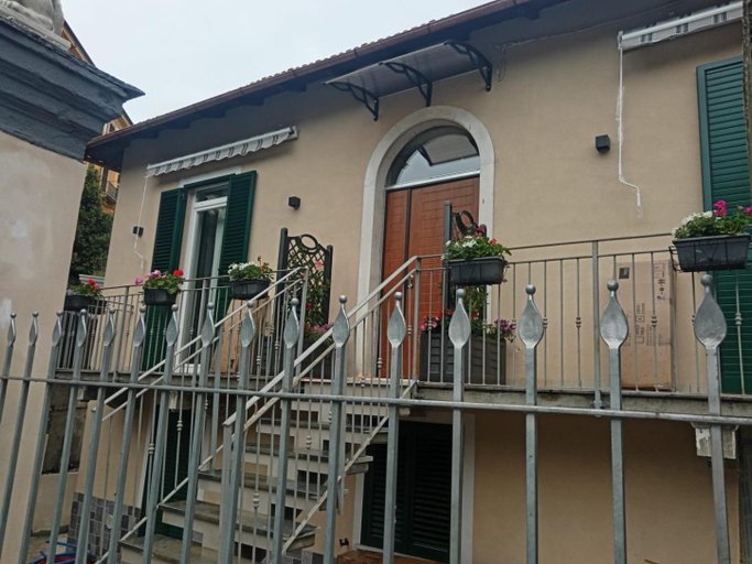 Others 5, La maison du lion, La Spezia