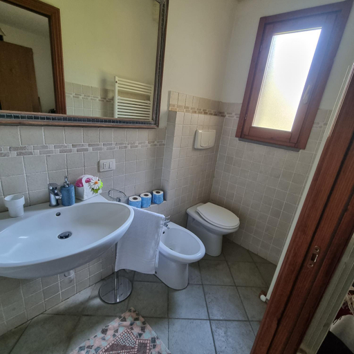 Bathroom 3, A due passi, Florence
