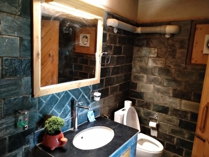 Bathroom 4, OSHO HIMALAYAS MEDITATION RESORT, Kangra