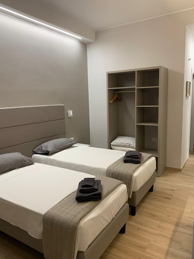Others 1, Fla Rooms, Parma