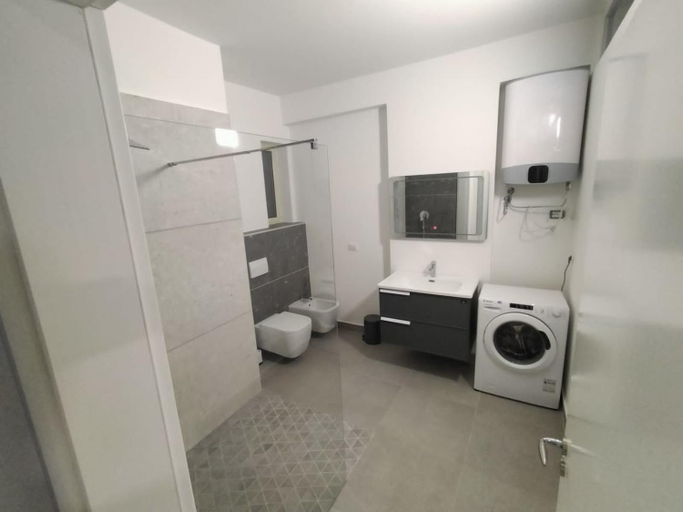 Bathroom 2, Junik Apartment, Vlorës