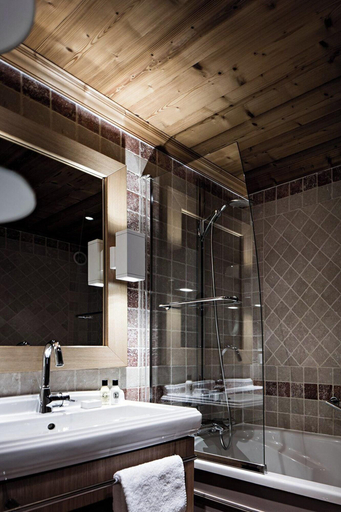 Bathroom 5, Les Trois Vallées, Savoie