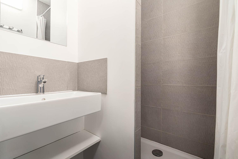 Bathroom 2, travelski home select - Residence & Hostel Yoonly & Friends, Hautes-Alpes