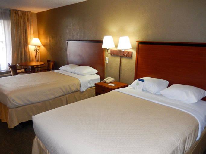 Bedroom 2, Econo Lodge Sonora, Sutton
