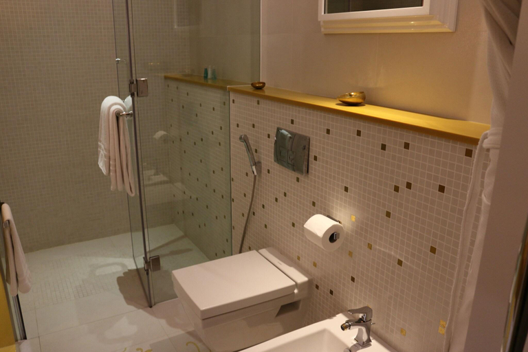 Bathroom 5, The Domain Hotel and Spa, Manama
