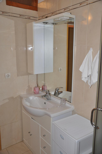 Bathroom 4, Apartmani Karla, Novi Vinodolski