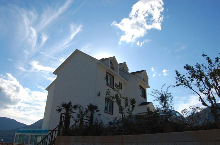 Exterior & Views 2, Mulbit Hanul, Geoje