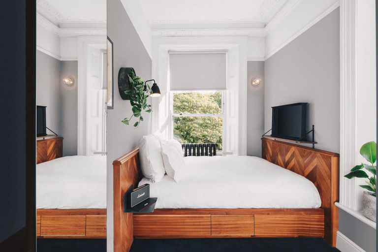 Bedroom 2, The Pilgrm, London