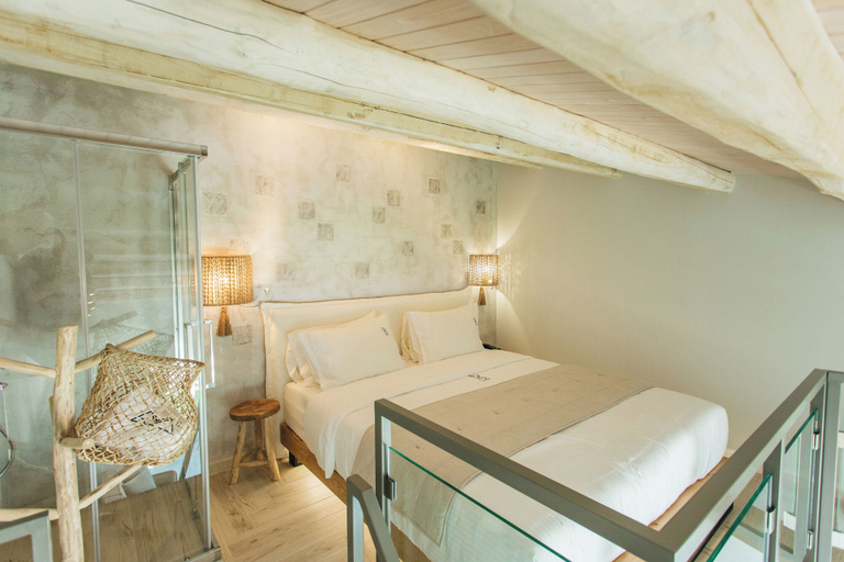 Bedroom 5, Blue Carpet Luxury Suites, Central Macedonia