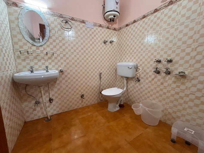 Bathroom 3, Hotel Geetanjali Sangla, Kinnaur