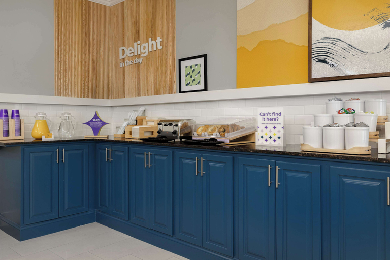 Food & Drinks 5, Spark by Hilton Evansville East, IN, Vanderburgh