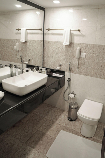 Bathroom 5, Ambassador Ajanta Aurangabad, Aurangabad