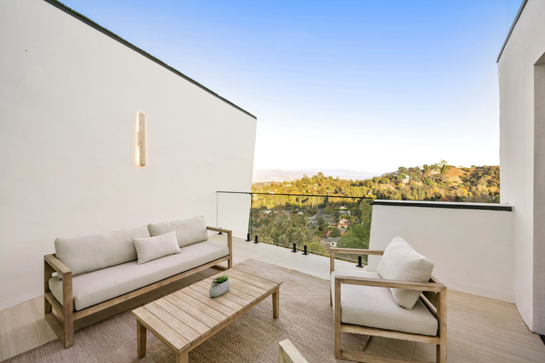 Others 5, Woodhill Canyon, Los Angeles