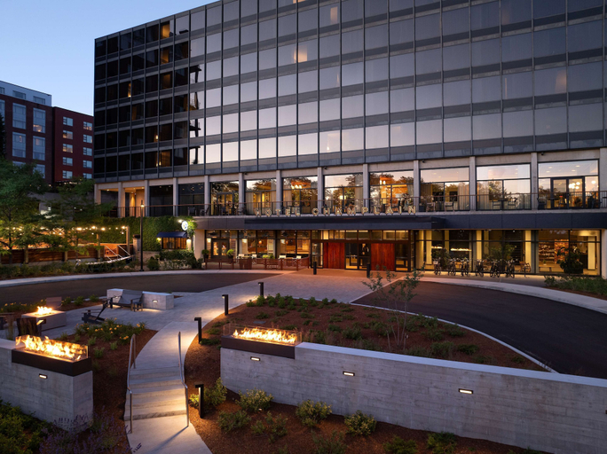 Exterior & Views 1, Hotel Champlain Burlington, Curio Collection by Hilton, Chittenden