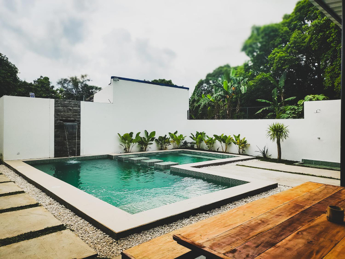 Others 5, Trueno Private Resort, Baras