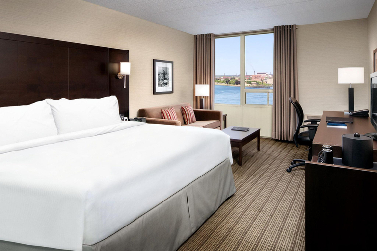 Bedroom 3, Delta Hotels Sault Ste. Marie Waterfront, Algoma